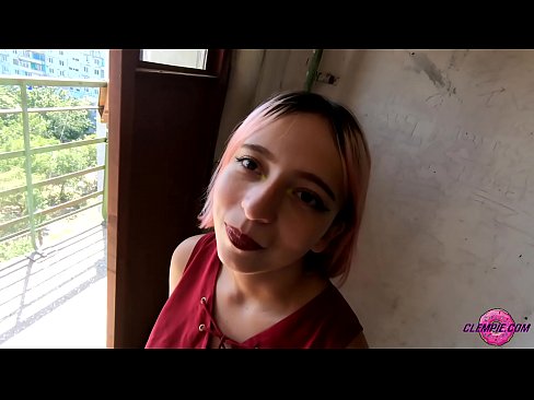 ❤️ Estudante Sensual Chupa um Estranho no Outback - Cum On His Face ️❌ Porno doméstico em nós ️❤