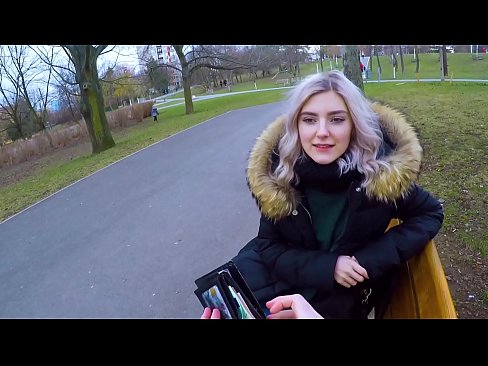 ❤️ Engole o esperma quente de um estranho por dinheiro - broche no parque por Eva Elfie ️❌ Porno doméstico em nós ️❤